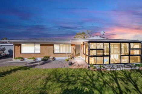Photo of property in 2 Edmund Hillary Avenue, Papakura, 2110