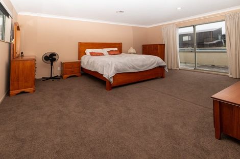 Photo of property in 1/21 The Esplanade, Eastern Beach, Auckland, 2012