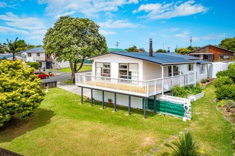 Photo of property in 3 Kauri Crescent, Snells Beach, 0920