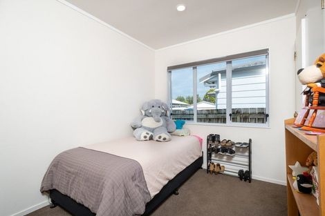 Photo of property in 8b Ascot Avenue, Henderson, Auckland, 0610