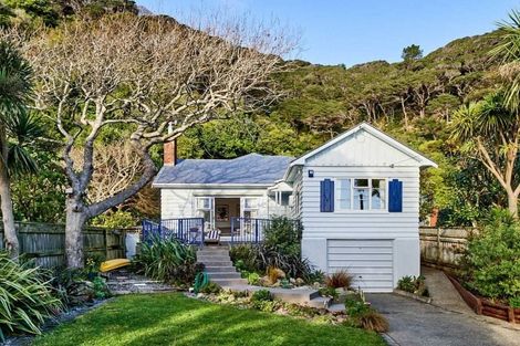 Photo of property in 341 Muritai Road, Eastbourne, Lower Hutt, 5013