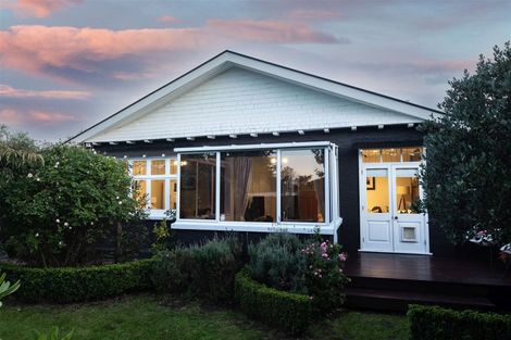 Photo of property in 30 Blighs Road, Strowan, Christchurch, 8052