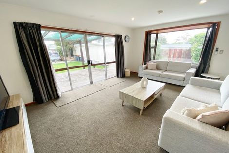 Photo of property in 15 Oldwood Street, Bishopdale, Christchurch, 8053