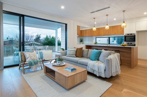 Photo of property in 12b Newburn Road, Waiake, Auckland, 0630