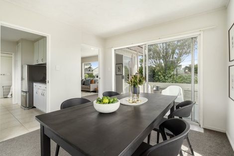 Photo of property in 1/22 North Avenue, Narrow Neck, Auckland, 0624