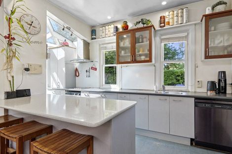 Photo of property in 37 Weston Road, St Albans, Christchurch, 8052