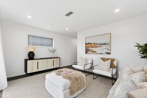 Photo of property in 7 Annie Aranui Drive, Poraiti, 4182