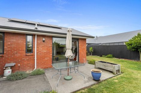 Photo of property in 16 Chestnut Place, Rangiora, 7400