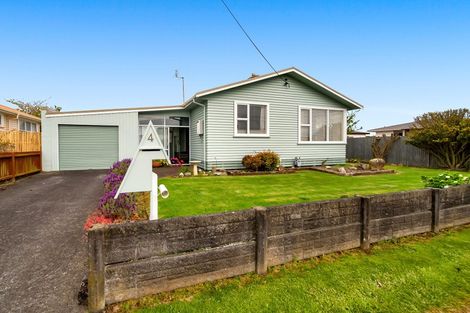 Photo of property in 4 Murray Avenue, Hawera, 4610