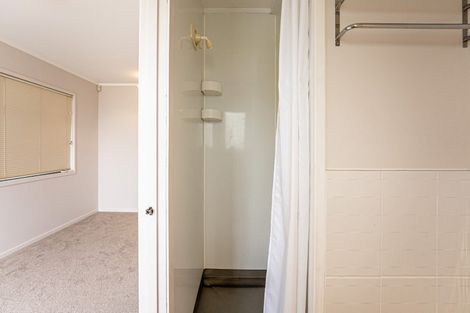 Photo of property in 1/272 Whangaparaoa Road, Red Beach, 0932