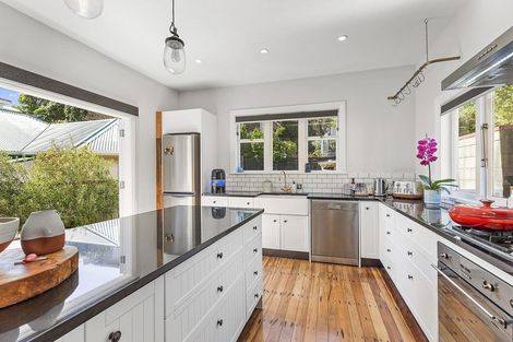 Photo of property in 99 The Parade, Island Bay, Wellington, 6023