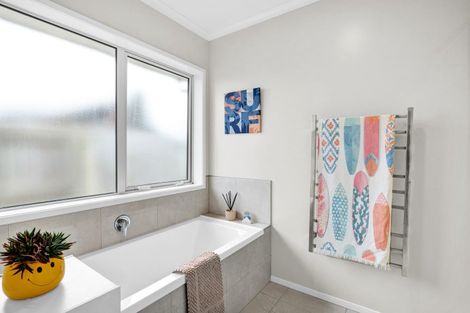 Photo of property in 16 Ryder Drive, Waiwhakaiho, New Plymouth, 4312