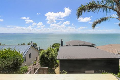 Photo of property in 28 Crispe Road, Clarks Beach, 2122
