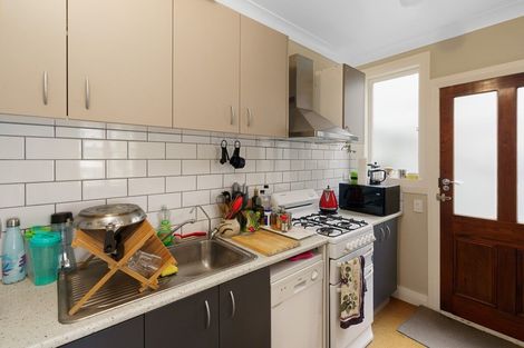 Photo of property in 36 Edinburgh Terrace, Berhampore, Wellington, 6023