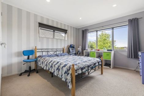 Photo of property in 13 Packspur Drive, Flat Bush, Auckland, 2016