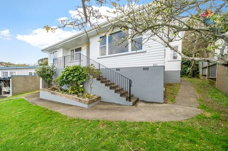 Photo of property in 231 Dowse Drive, Maungaraki, Lower Hutt, 5010