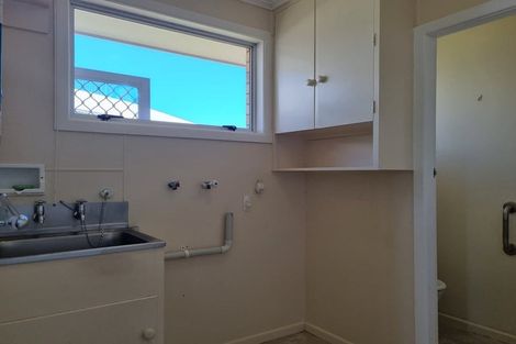 Photo of property in 124 Pioneer Road, Moturoa, New Plymouth, 4310