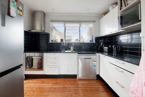 Photo of property in 27 Alma Crescent, Papakura, 2110