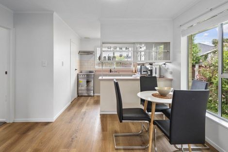 Photo of property in 2/87a Middlepark Road, Sockburn, Christchurch, 8042