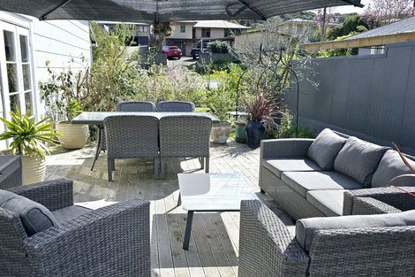 Photo of property in 108 Waikawa Road, Picton, 7220