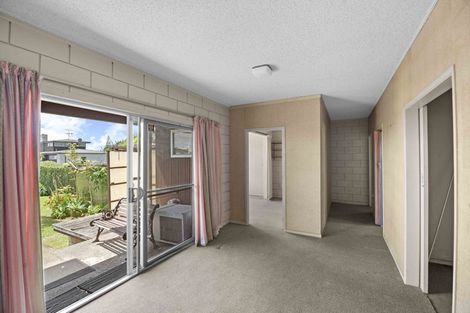 Photo of property in 42 De Luen Avenue, Tindalls Beach, Whangaparaoa, 0930