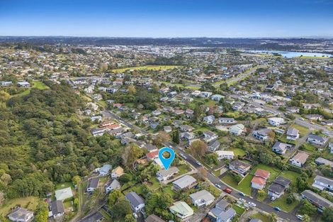 Photo of property in 12 Finn Place, Totara Vale, Auckland, 0629