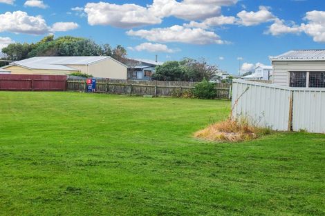 Photo of property in 65 Hartley Street, Foxton Beach, Foxton, 4815