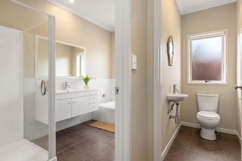 Photo of property in 1 Dove Place, Pyes Pa, Tauranga, 3112