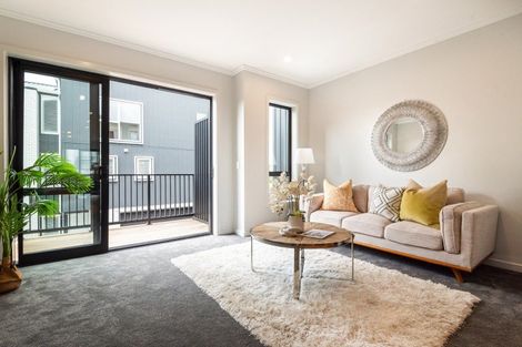 Photo of property in 4/35 Marine Parade, Hobsonville, Auckland, 0616