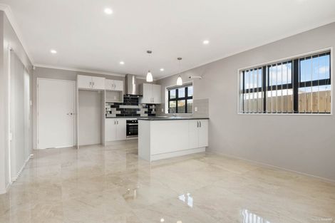 Photo of property in 15a Seaward Place, Wattle Downs, Auckland, 2103