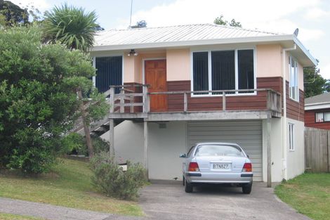 Photo of property in 1/5 Fernlea Rise, Bayview, Auckland, 0629