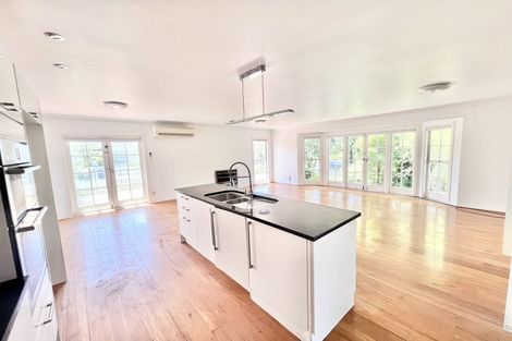 Photo of property in 2 King Richard Place, Browns Bay, Auckland, 0630