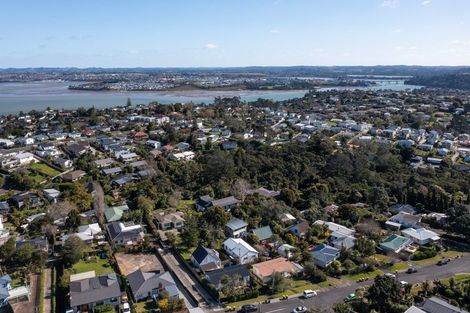 Photo of property in 31a Kia Ora Road, Beach Haven, Auckland, 0626