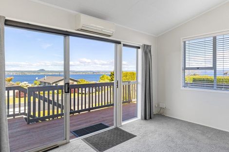 Photo of property in 2/12 Isobel Street, Acacia Bay, Taupo, 3330