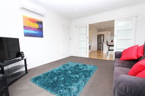 Photo of property in 31 Turville Crescent, Newlands, Wellington, 6037