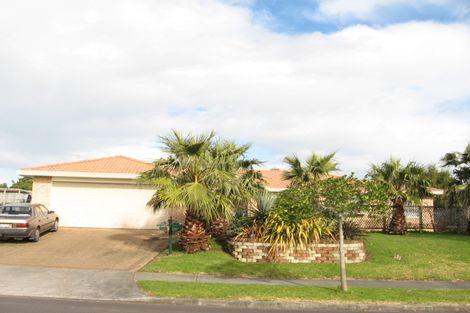 Photo of property in 96 Glenross Drive, Wattle Downs, Auckland, 2103