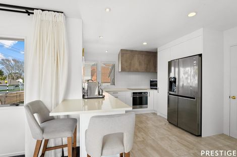 Photo of property in 210 East Coast Road, Forrest Hill, Auckland, 0620