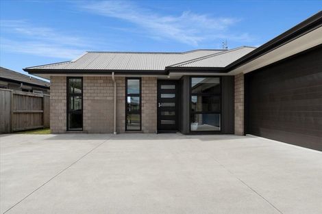 Photo of property in 225 Te Okuroa Drive, Papamoa, 3118