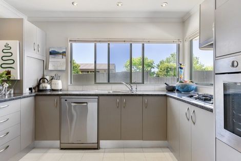 Photo of property in 117 Bruce Wallace Place, Whangamata, 3620