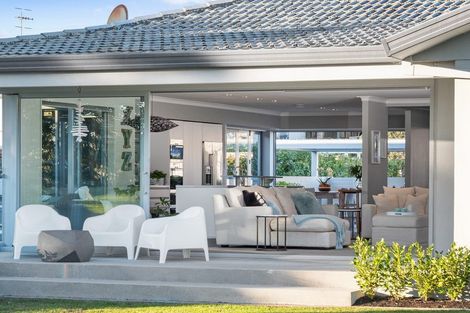 Photo of property in 194 Oceanbeach Road, Mount Maunganui, 3116