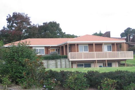 Photo of property in 6 Burgundy Park Avenue, Henderson, Auckland, 0612