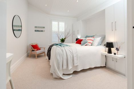 Photo of property in 81 Marine Parade, Seatoun, Wellington, 6022