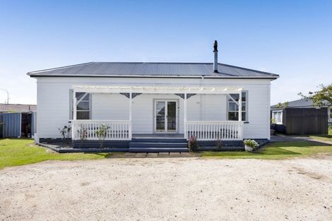 Photo of property in 176 Glover Road, Hawera, 4610