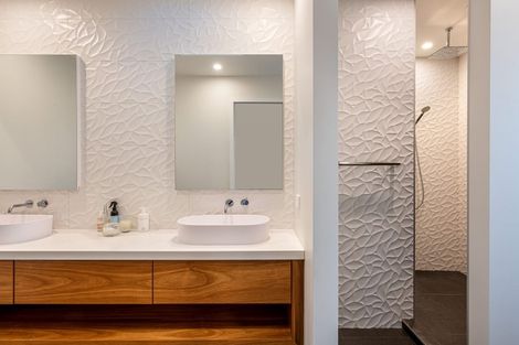 Photo of property in 40 Channel View Road, Campbells Bay, Auckland, 0630