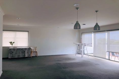 Photo of property in 205c Pakuranga Road, Pakuranga, Auckland, 2010