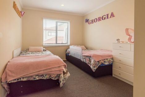 Photo of property in 48 Kirikiri Drive, Papakura, 2110
