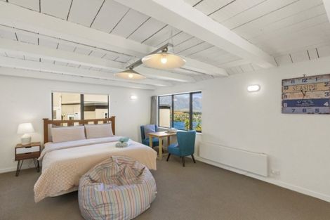 Photo of property in 20 Peregrine Place, Queenstown, 9300