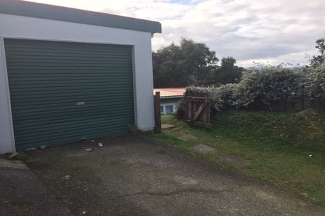 Photo of property in 2 Woodstock Terrace, Tawa, Wellington, 5028