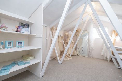 Photo of property in 7 Te Akau Crescent, Bucklands Beach, Auckland, 2012