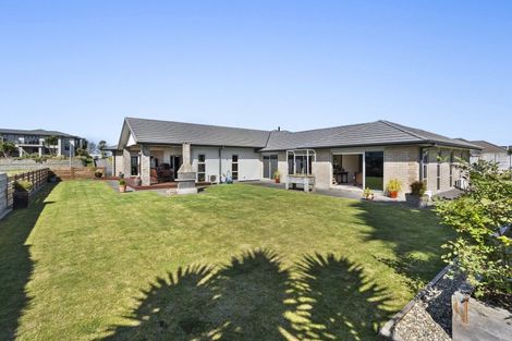 Photo of property in 5 Links Drive, Waiwhakaiho, New Plymouth, 4312
